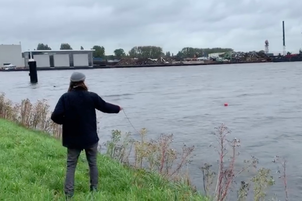 a figuring of buoys and breath, recording songs of protest with the North Sea Canal